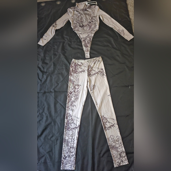 Two piece outfit - Picture 1 of 3